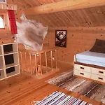 Chalet Lie Hytteutleige -gjestegård - Thor Fine Art 3 Enheter Amdals Verk